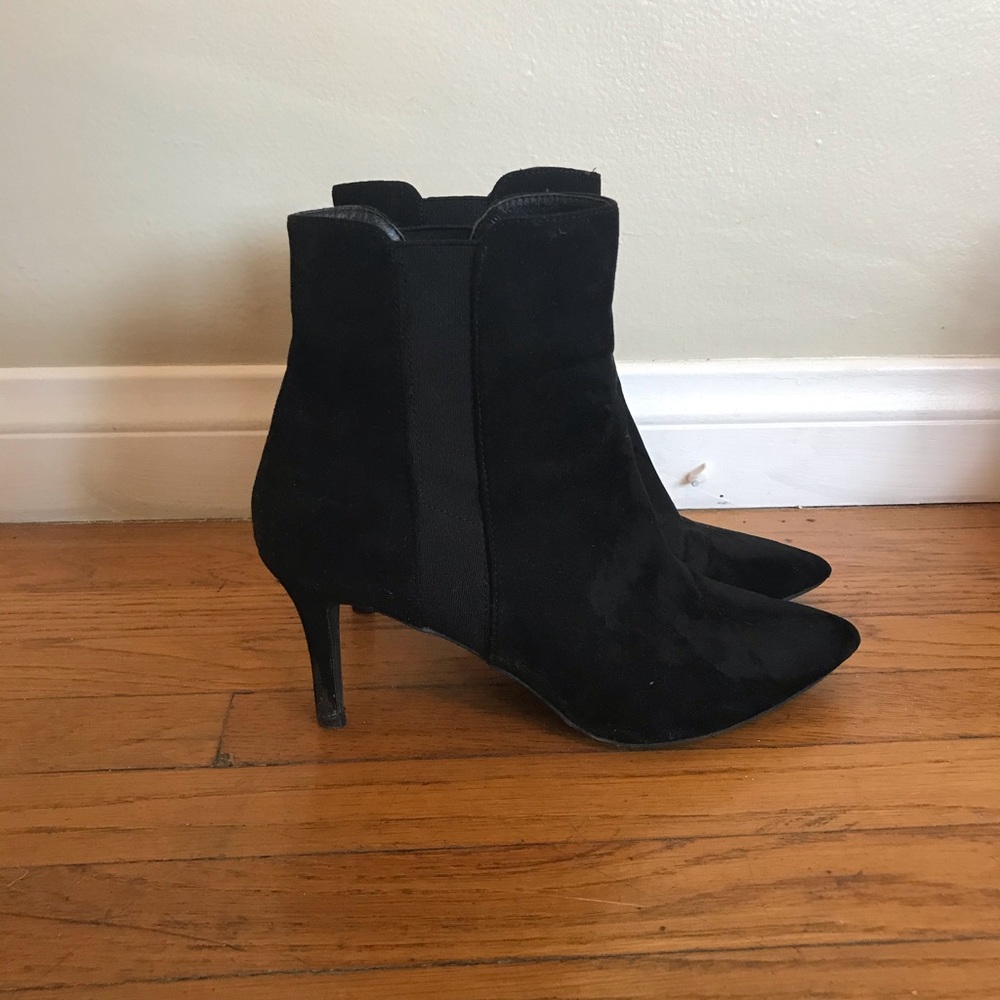 Faux Suede Pointed Tow Black Booties
